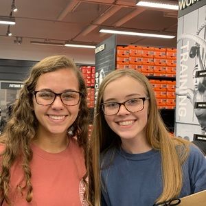 Meet your Posher, Cami